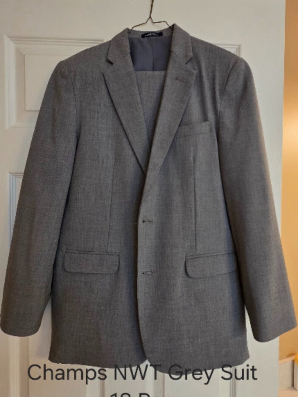 Boys Suit, Grey, NWT, SZ 18 Reg
